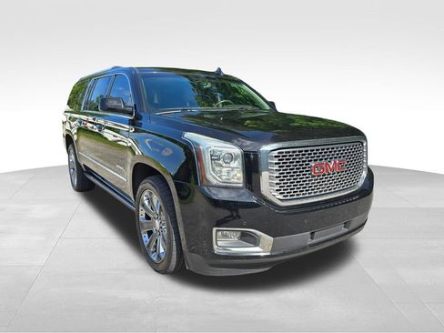 Used 2015 GMC Yukon XL Denali w/ Premium Package RWD image 10