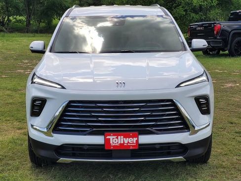 New 2026 Buick Enclave Preferred image 3