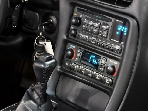 Used 2004 Chevrolet Corvette Convertible w/ Preferred Equipment Group RWD image 84
