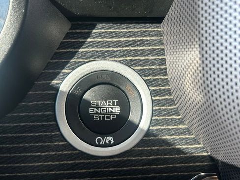 Used 2021 RAM 1500 Limited image 12