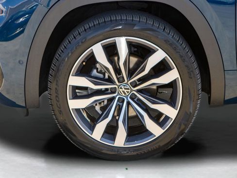 Used 2022 Volkswagen Atlas SEL Premium image 42