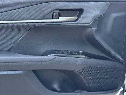Used 2025 Toyota Camry SE w/ Convenience Package image 26