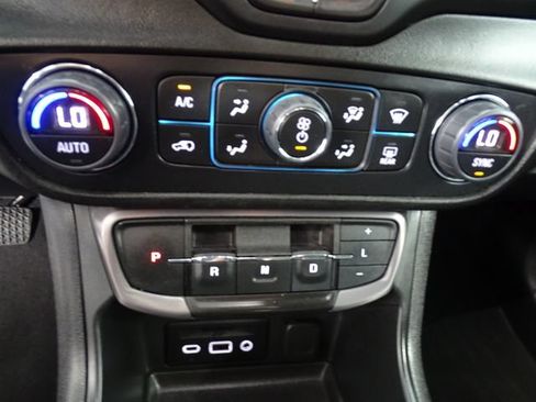 Certified 2023 GMC Terrain AT4 w/ Infotainment Package II AWD/4WD image 13