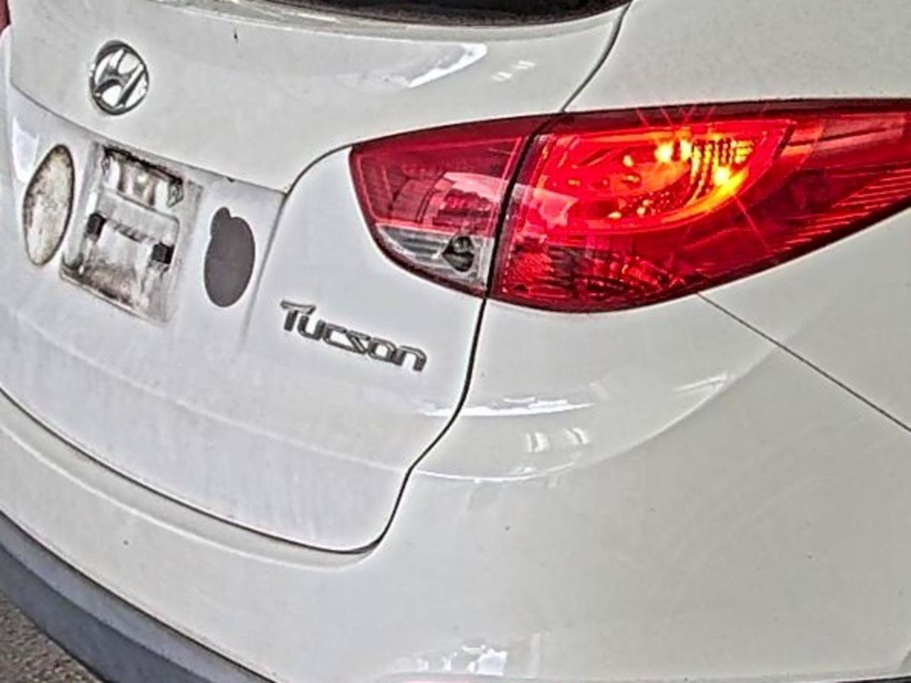 Used 2011 Hyundai Tucson GLS FWD image 8