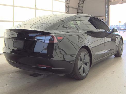 Used 2021 Tesla Model 3 Standard Range Plus RWD image 3