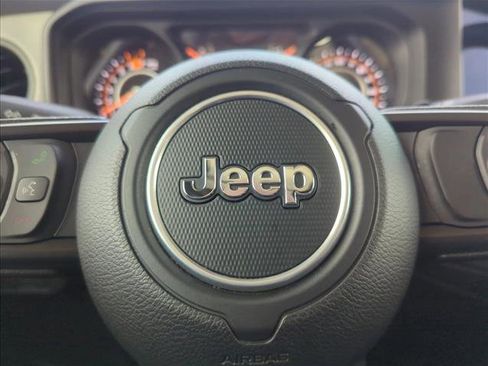 Used 2025 Jeep Wrangler Sport AWD/4WD image 21