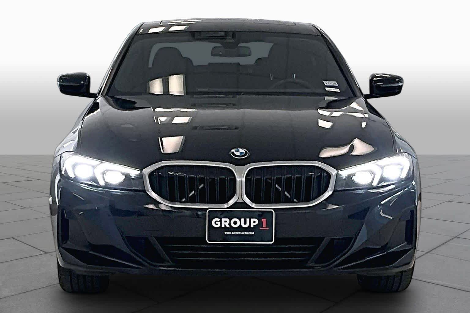 Used 2024 BMW 330i Sedan w/ Convenience Package RWD image 3