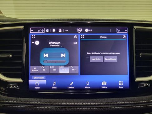 Used 2024 Chrysler Pacifica Touring-L w/ S Appearance Package image 11