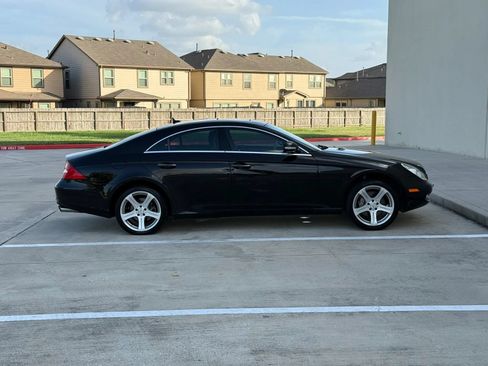 Used 2007 Mercedes-Benz CLS 550 image 8
