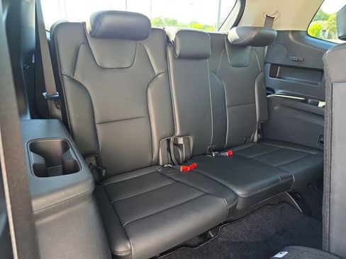 Used 2025 Kia Telluride LX FWD image 14