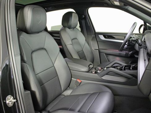 New 2026 Porsche Cayenne image 39