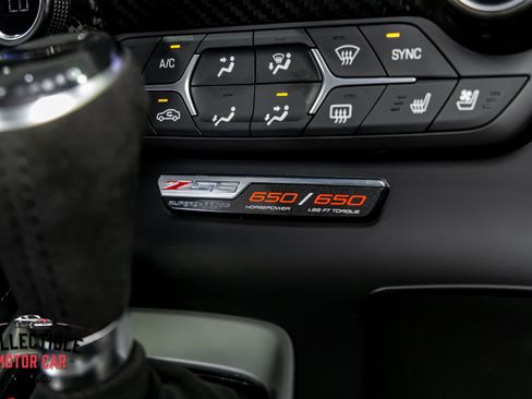 Used 2015 Chevrolet Corvette Z06 w/ 3LZ Preferred Equipment Group RWD image 93