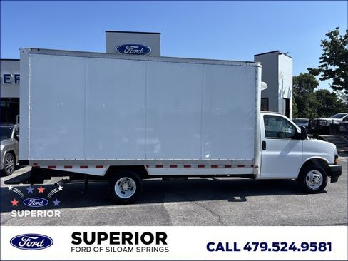 Used 2024 Chevrolet Express 3500 w/ Power Convenience Package RWD image 3
