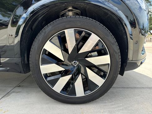 Certified 2024 Volvo XC90 T8 Ultimate image 9