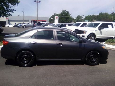 Used 2010 Toyota Corolla FWD image 2