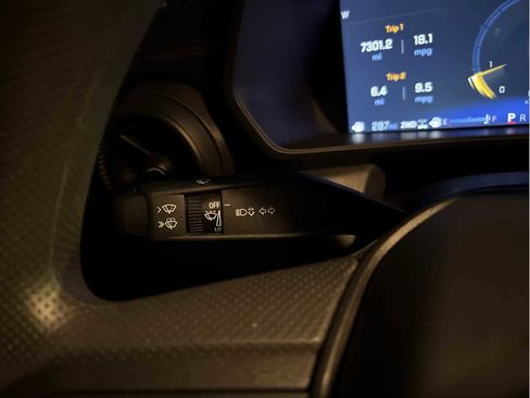 Used 2024 Chevrolet Colorado Trail Boss image 18