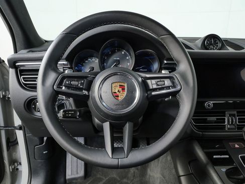 Used 2022 Porsche Macan AWD/4WD image 10