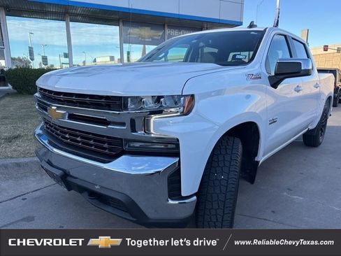 Used 2022 Chevrolet Silverado 1500 LT w/ Z71 Off-Road Package image 3