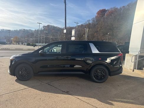 New 2026 Kia Carnival LXS image 4