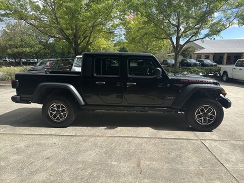Used 2024 Jeep Gladiator Rubicon image 8