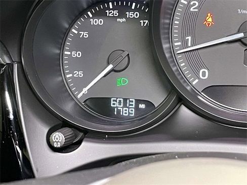 Used 2025 Porsche Macan image 47