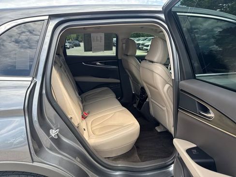 Used 2022 Lincoln Nautilus Reserve AWD/4WD image 12