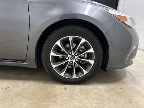 Used 2016 Toyota Avalon XLE Premium FWD image 13