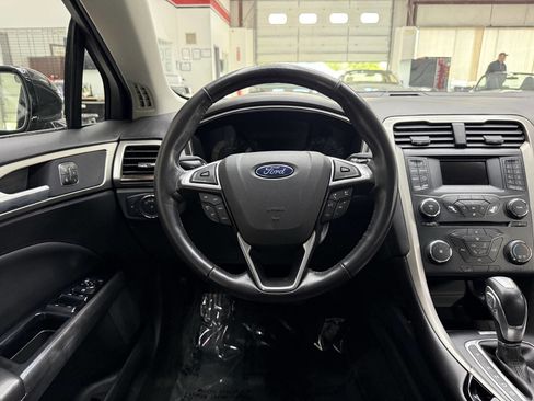 Used 2013 Ford Fusion SE FWD image 21