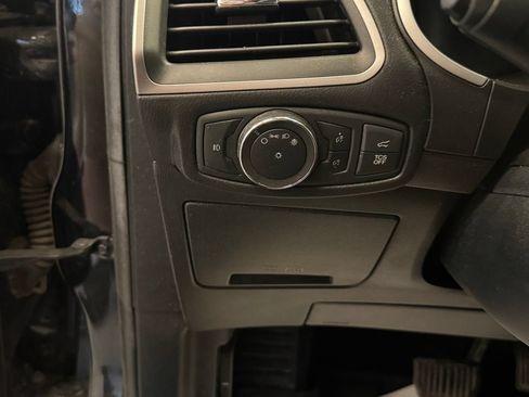Used 2019 Ford Edge SEL w/ Equipment Group 201A AWD/4WD image 17