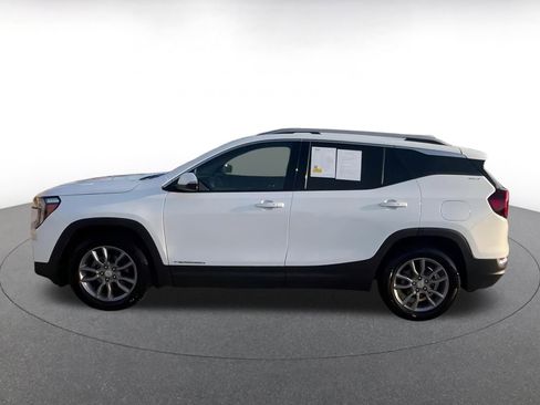Used 2023 GMC Terrain SLT image 9