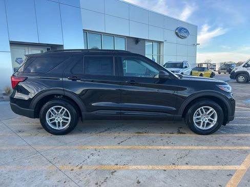 New 2026 Ford Explorer Active AWD/4WD image 2