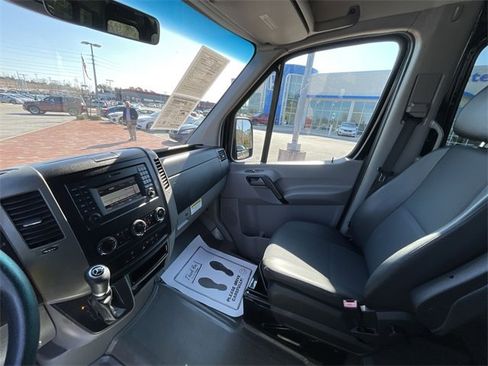 Used 2016 Mercedes-Benz Sprinter 2500 image 13