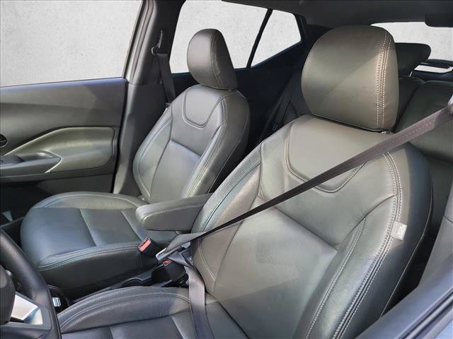Used 2019 Nissan Kicks S FWD image 9