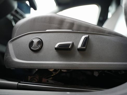 Used 2023 Volkswagen ID.4 Pro S Plus image 22