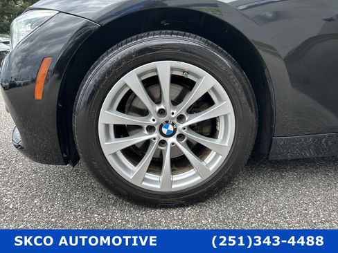 Used 2018 BMW 320i Sedan w/ Premium Package image 9