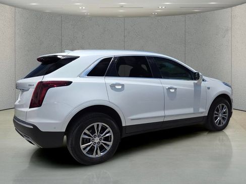 Used 2023 Cadillac XT5 Premium Luxury w/ Technology Package AWD/4WD image 3