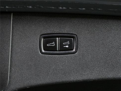 Certified 2024 Porsche Cayenne Turbo GT AWD/4WD image 33