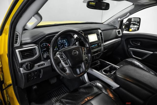 Used 2017 Nissan Titan PRO-4X w/ Pro-4x Convenience Package AWD/4WD image 3