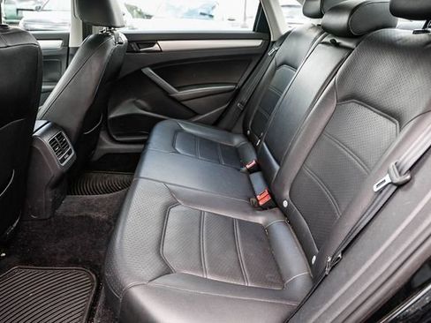Used 2013 Volkswagen Passat 2.5 SE FWD image 16