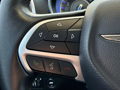 Used 2016 Chrysler 300 Limited w/ 300 Premium Group image 24