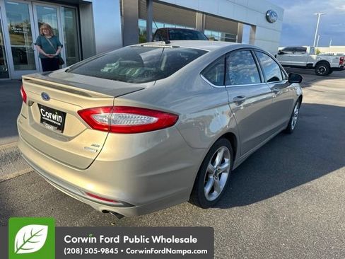 Used 2016 Ford Fusion SE w/ Equipment Group 201A FWD image 7