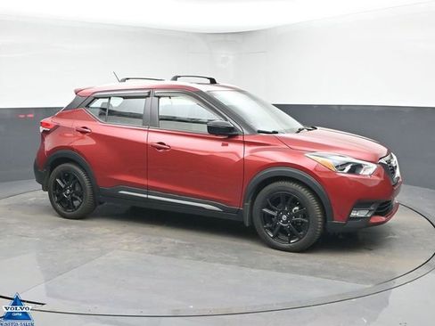 Used 2020 Nissan Kicks SR w/ SR Premium Package image 1