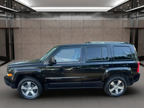 Used 2017 Jeep Patriot High Altitude AWD/4WD image 3