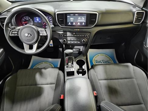 Used 2020 Kia Sportage LX image 18