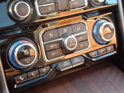 Used 2024 GMC Yukon Denali Ultimate image 25