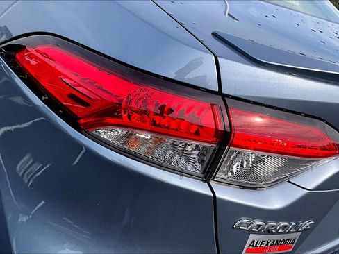 Used 2024 Toyota Corolla SE w/ SE Package FWD image 28