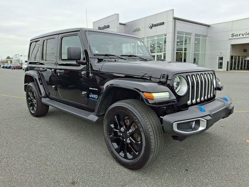 Used 2023 Jeep Wrangler Sahara w/ Cold Weather Group image 3