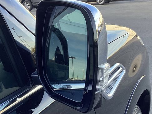 Used 2024 Nissan Armada Platinum w/ Captain's Chairs Package image 21