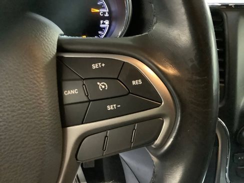 Used 2021 Jeep Grand Cherokee Laredo AWD/4WD image 20