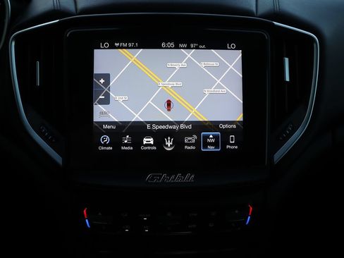Used 2018 Maserati Ghibli S Q4 AWD/4WD image 34